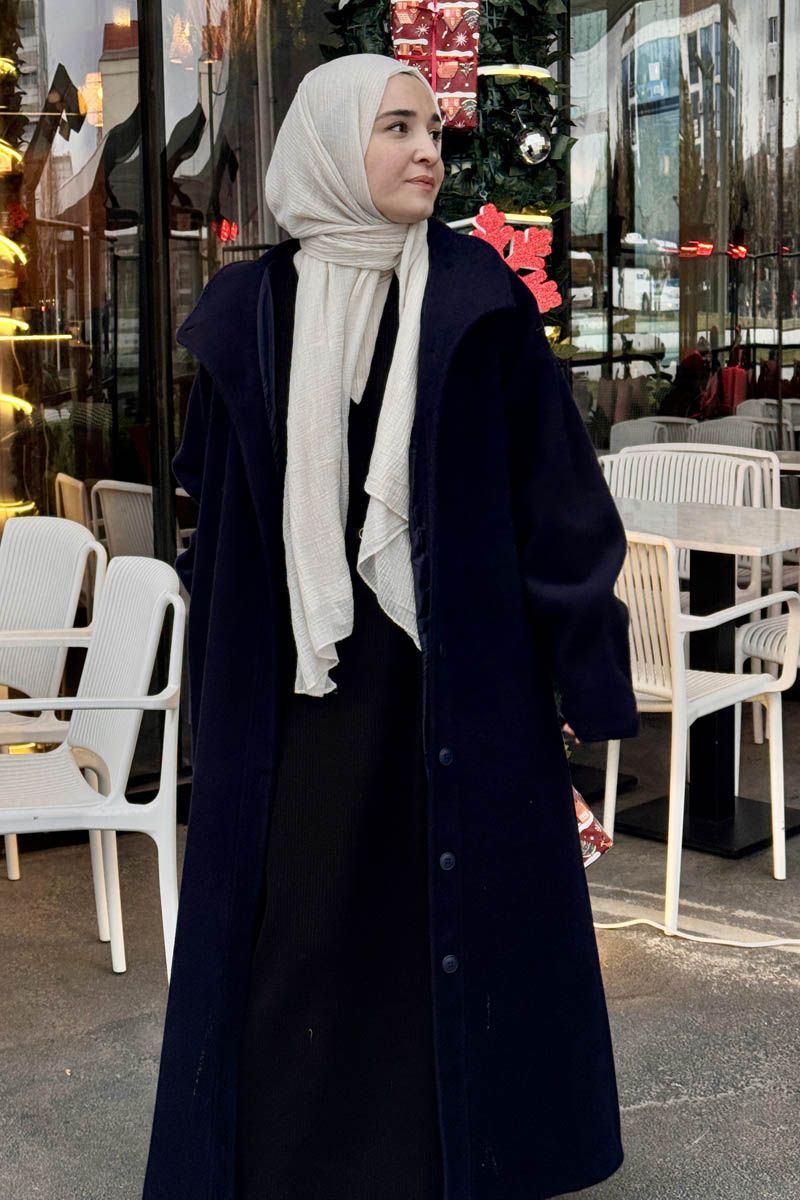 Belki de Konuşmalıyız Look-2