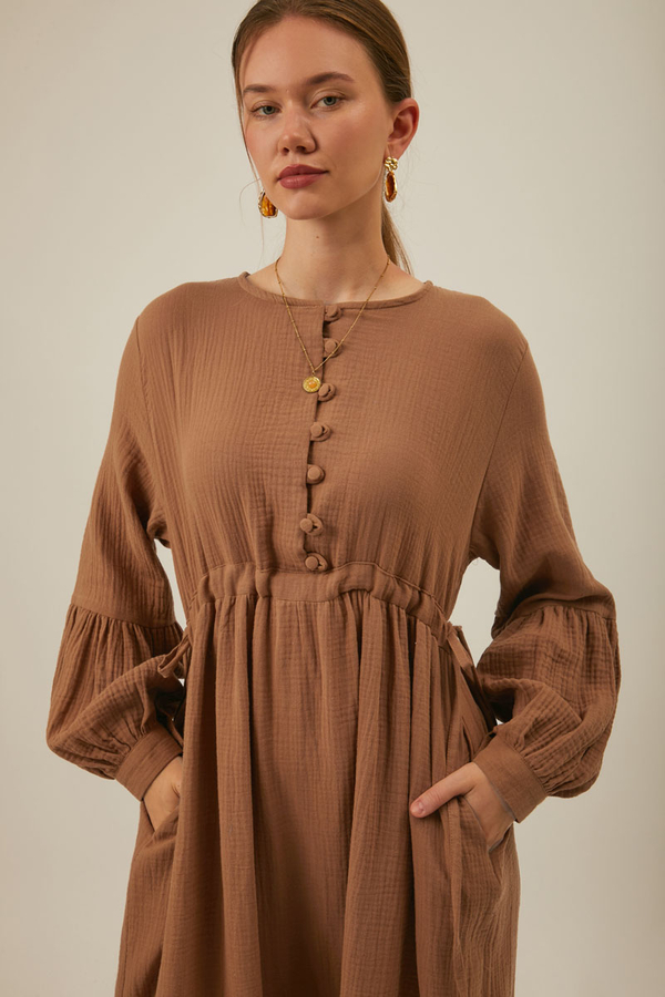 Düğmeli Müslin Elbise Açık Taba - 7