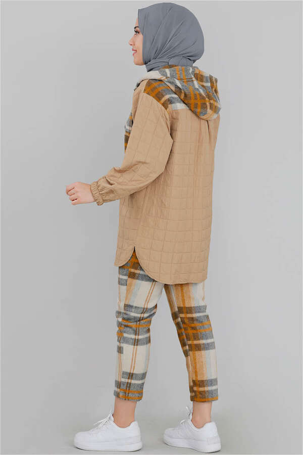 Kapitone Kareli Takım Camel