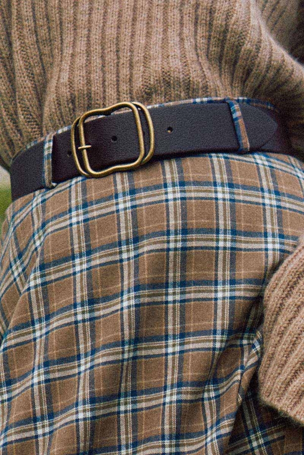 Large Oval Buckle Belt Brown (1)