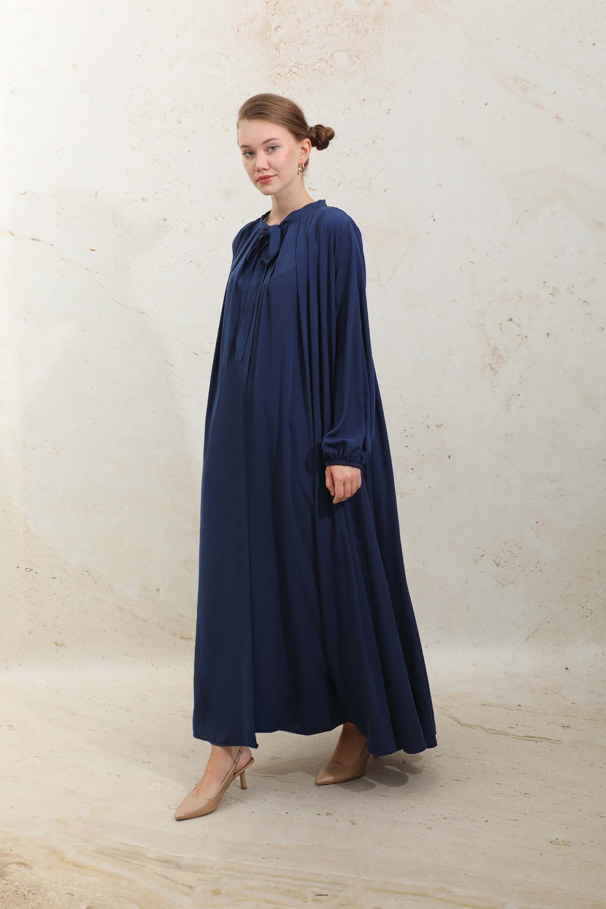 Omzu Pileli Fularlı Elbise Lacivert