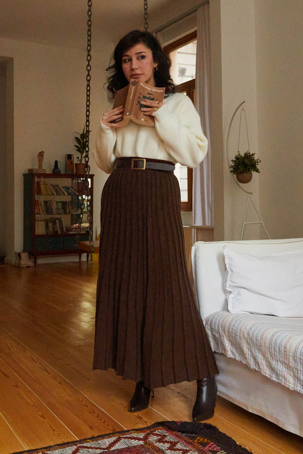 Pleated Knit Skirt Brown (1)