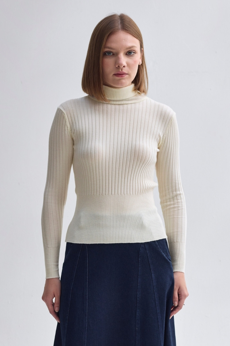 Turtleneck Premium Knit Body Ecru