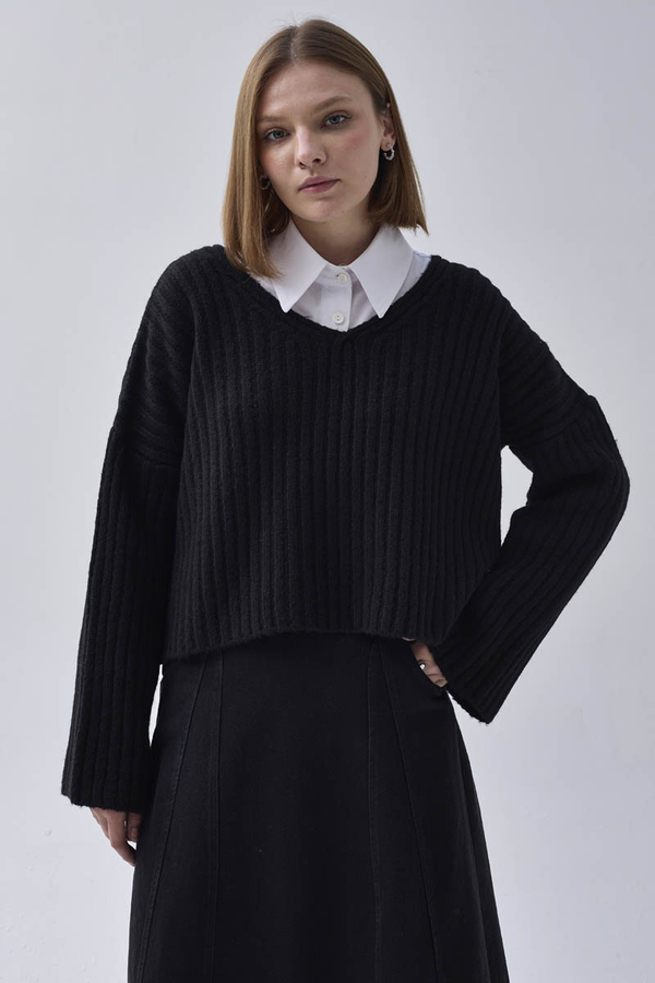 V Neck Crop Knit Sweater Black - 1