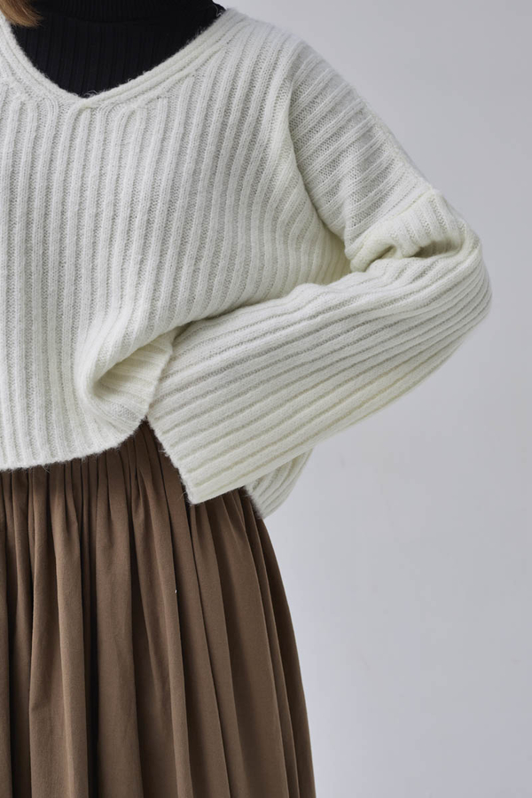 V Neck Crop Knit Sweater Ecru - 12