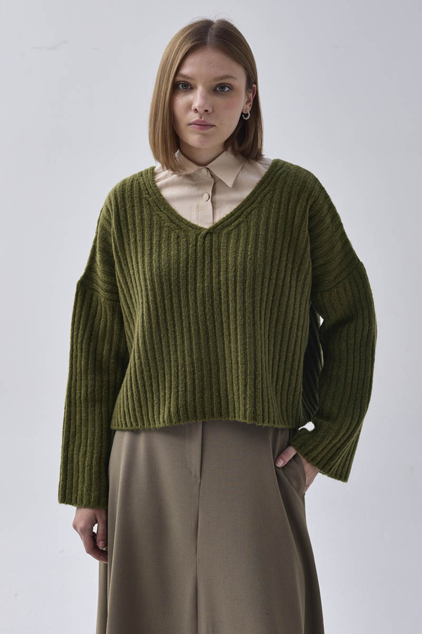 V Neck Crop Knit Sweater Khaki - 9