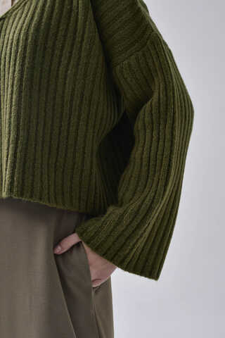 V Neck Crop Knit Sweater Khaki - 10