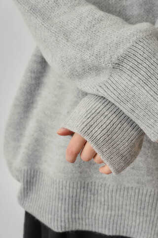 V-Neck Knit Sweater Light Grey - 4